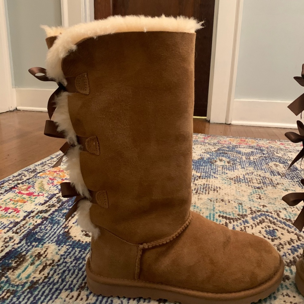 UGG Boots - Picture 4 of 6